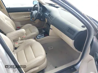 1999 Volkswagen Jetta z VIN 3VWSC29M9XM067508, wystawiony jako IAAI lot #41905002 z przebiegiem 32 051 mil mil oraz . Historia ofert i sprzedaży dostępna na DreamBid. Obrazek 5.