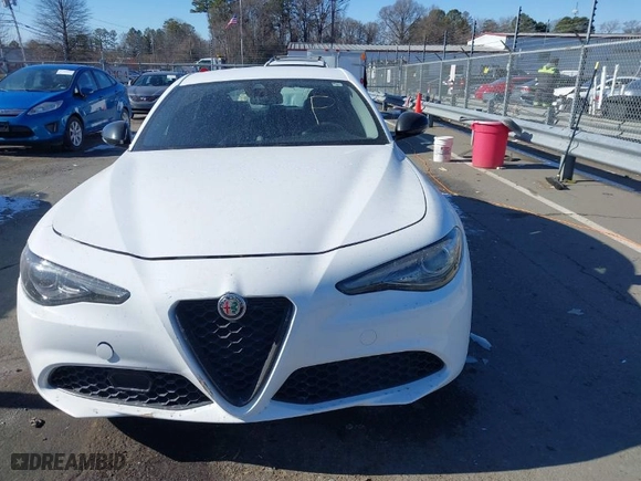 2020 Alfa Romeo Giulia with VIN ZARFAMAN6L7631460, listed as a IAAI auction lot 41383136 with 46,877 mi miles. Bid and sale history available at carsss.com. Image 12.