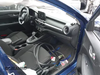 2021 Kia Forte LXS with VIN 3KPF24AD6ME278962, listed as a IAAI auction lot 42412267 with 38,158 mi miles and . Bid and sale history available at DreamBid. Image 5.