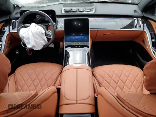 2024 Mercedes-Benz S 580e with VIN W1K6G6KB9RA304206, listed as a Copart auction lot 82554974 with 2,800 mi miles and Salvage Title. Bid and sale history available at DreamBid. Image 8.