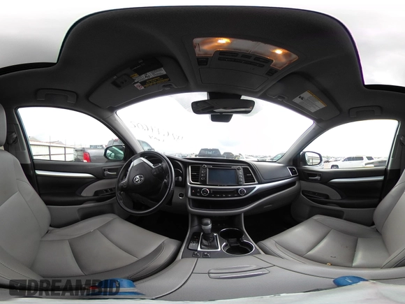 2017 Toyota Highlander XLE z VIN 5TDJZRFH6HS509725, wystawiony jako IAAI lot #42677602 z przebiegiem 120 311 mil mil oraz . Historia ofert i sprzedaży dostępna na DreamBid. Obrazek 18.