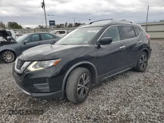 2020 Nissan Rogue SV z VIN JN8AT2MT8LW006193, wystawiony jako Copart lot #47047475 z przebiegiem 64 443 mil mil oraz Szkoda całkowita • Salvage title. Historia ofert i sprzedaży dostępna na DreamBid. Obrazek 1.