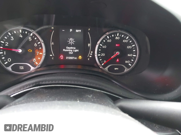 2015 Jeep Renegade Latitude with VIN ZACCJBBT6FPB28081, listed as a IAAI auction lot 42217931 with 212,027 mi miles. Bid and sale history available at carsss.com. Image 7.