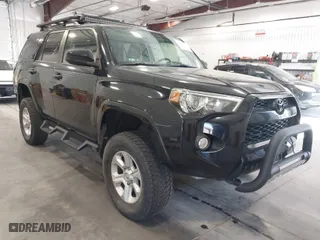 2017 Toyota 4Runner SR5 with VIN JTEBU5JR3H5412625, listed as a IAAI auction lot 41890217 with 34,717 mi miles. Bid and sale history available at carsss.com. Image 1.