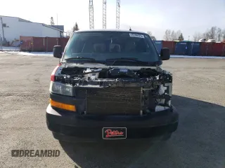 2023 Chevrolet Express Passenger LS z VIN 1GAZGNFP9P1138816, wystawiony jako Copart lot #49766225 z przebiegiem 105 216 mil mil oraz Szkoda całkowita • Salvage title. Historia ofert i sprzedaży dostępna na DreamBid. Obrazek 5.