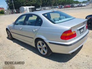 2005 BMW 3 Series 330xi с VIN WBAEW53405PN37317, выставлен на аукционе IAAI как лот 42544009 с пробегом 111 964 миль миль и . История ставок и продаж доступна на DreamBid. Изображение 3.