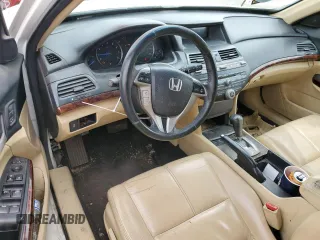 2010 Honda Crosstour EX-L z VIN 5J6TF1H54AL007108, wystawiony jako Copart lot #59009345 z przebiegiem 195 167 mil mil oraz Czysty tytuł • Clean title. Historia ofert i sprzedaży dostępna na DreamBid. Obrazek 8.