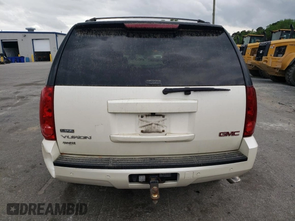 2008 GMC Yukon SLT w/4SB with VIN 1GKFK13018R230969, listed as a Copart auction lot 52141945 with 184,514 mi miles and Clean Title. Bid and sale history available at carsss.com. Image 6.