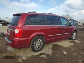 2015 Chrysler Town & Country Touring-L with VIN 2C4RC1CG1FR677280, listed as a Copart auction lot 44244245 with 95,529 mi miles and Salvage Title. Bid and sale history available at carsss.com. Image 3.