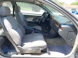1998 Chevrolet Monte Carlo LS z VIN 2G1WW12MXW9114335, wystawiony jako IAAI lot #42284798 z przebiegiem 214 728 mil mil oraz . Historia ofert i sprzedaży dostępna na DreamBid. Obrazek 5.