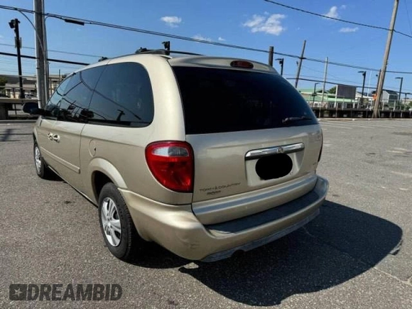 2005 Chrysler Town & Country LX with VIN 2C8GP44R15R541631, listed as a Copart auction lot 84458154 with 149,439 mi miles and Clean Title. Bid and sale history available at carsss.com. Image 3.