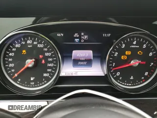 2019 Mercedes-Benz E-Class E 300 with VIN WDDZF4JB6KA606838, listed as a Copart auction lot 67752522 with 33,602 mi miles. Bid and sale history available at carsss.com. Image 9.