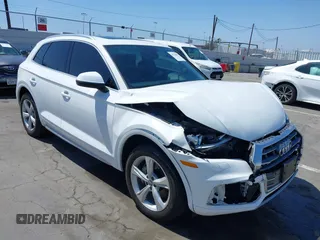 2020 Audi Q5 Premium z VIN WA1ANAFY9L2029945, wystawiony jako IAAI lot #42278891 z przebiegiem 73 116 mil mil oraz . Historia ofert i sprzedaży dostępna na DreamBid. Obrazek 1.