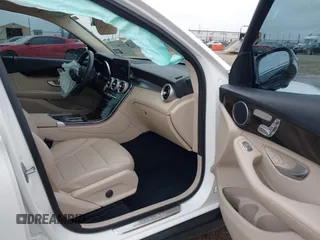 2022 Mercedes-Benz GLC 300 z VIN W1N0G8DB4NV394935, wystawiony jako IAAI lot #42184174 z przebiegiem 39 475 mil mil oraz . Historia ofert i sprzedaży dostępna na DreamBid. Obrazek 5.