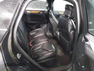 2015 Lincoln MKC with VIN 5LMCJ2A98FUJ17855, listed as a IAAI auction lot 41433416 with 113,070 mi miles. Bid and sale history available at carsss.com. Image 8.