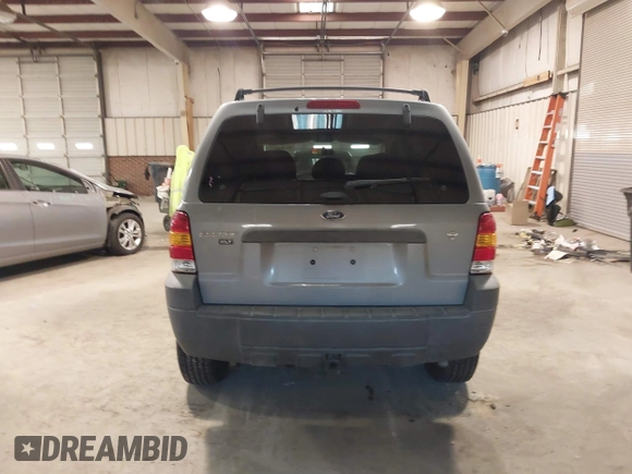 2007 Ford Escape XLT with VIN 1FMYU93167KB35526, listed as a IAAI auction lot 41364037 with 145,594 mi miles. Bid and sale history available at carsss.com. Image 16.