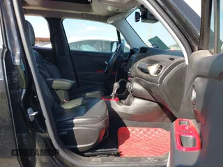 2016 Jeep Renegade Limited z VIN ZACCJADT7GPE30360, wystawiony jako IAAI lot #42012541 z przebiegiem 81 409 mil mil oraz . Historia ofert i sprzedaży dostępna na DreamBid. Obrazek 5.