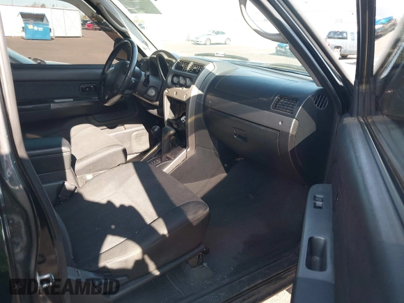 2003 Nissan Xterra SE z VIN 5N1MD28Y53C690614, wystawiony jako IAAI lot #42033253 z przebiegiem 150 906 mil mil oraz . Historia ofert i sprzedaży dostępna na DreamBid. Obrazek 5.