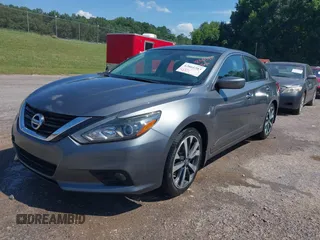 2017 Nissan Altima SV with VIN 1N4AL3AP5HC493702, listed as a IAAI auction lot 42661383 with 195,280 mi miles and . Bid and sale history available at DreamBid. Image 17.