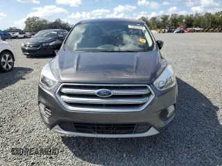 2017 Ford Escape SE with VIN 1FMCU0GD3HUD81918, listed as a Copart auction lot 51386635 with 0 mi miles and Salvage Title. Bid and sale history available at carsss.com. Image 5.