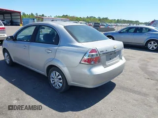 2007 Chevrolet Aveo LS with VIN KL1TD56617B098732, listed as a IAAI auction lot 41889243 with 115,426 mi miles and . Bid and sale history available at DreamBid. Image 3.