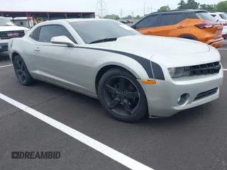 2010 Chevrolet Camaro 1LT z VIN 2G1FB1EV0A9106768, wystawiony jako IAAI lot #42038722 z przebiegiem 165 609 mil mil oraz . Historia ofert i sprzedaży dostępna na DreamBid. Obrazek 1.