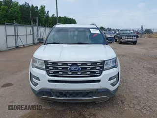 2017 Ford Explorer XLT z VIN 1FM5K8D88HGC80165, wystawiony jako IAAI lot #42178307 z przebiegiem 234 035 mil mil oraz . Historia ofert i sprzedaży dostępna na DreamBid. Obrazek 12.