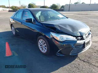 2015 Toyota Camry XLE with VIN 4T4BF1FK4FR512658, listed as a IAAI auction lot 41419793 with 91,741 mi miles. Bid and sale history available at carsss.com. Image 1.
