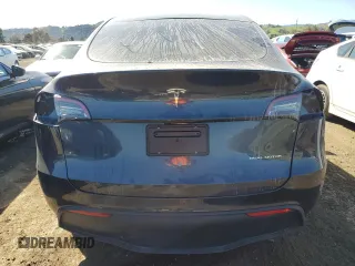 2024 Tesla Model Y Long Range с VIN 7SAYGDEEXRF032028, выставлен на аукционе Copart как лот 47128085 с пробегом 8 607 миль миль и Списание • Salvage title. История ставок и продаж доступна на DreamBid. Изображение 6.