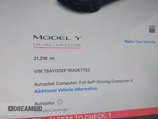 2024 Tesla Model Y Performance z VIN 7SAYGDEF7RA267752, wystawiony jako IAAI lot #42126456 z przebiegiem 21 216 mil mil oraz . Historia ofert i sprzedaży dostępna na DreamBid. Obrazek 7.