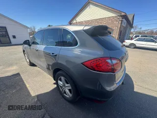 2011 Porsche Cayenne S z VIN WP1AB2A21BLA41795, wystawiony jako Copart lot #52769055 z przebiegiem 161 613 mil mil oraz Tytuł czysty. Historia ofert i sprzedaży dostępna na DreamBid. Obrazek 2.