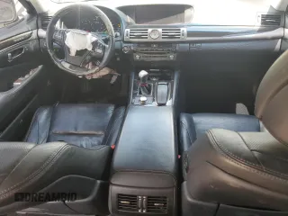 2013 Lexus LS 460 z VIN JTHCL5EF0D5019427, wystawiony jako Copart lot #56021135 z przebiegiem 95 609 mil mil oraz Szkoda całkowita • Salvage title. Historia ofert i sprzedaży dostępna na DreamBid. Obrazek 8.