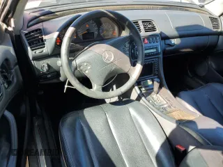 2000 Mercedes-Benz CLK 320/430 z VIN WDBLK70G8YT033575, wystawiony jako Copart lot #44710915 z przebiegiem 157 198 mil mil oraz Szkoda całkowita • Salvage title. Historia ofert i sprzedaży dostępna na DreamBid. Obrazek 8.