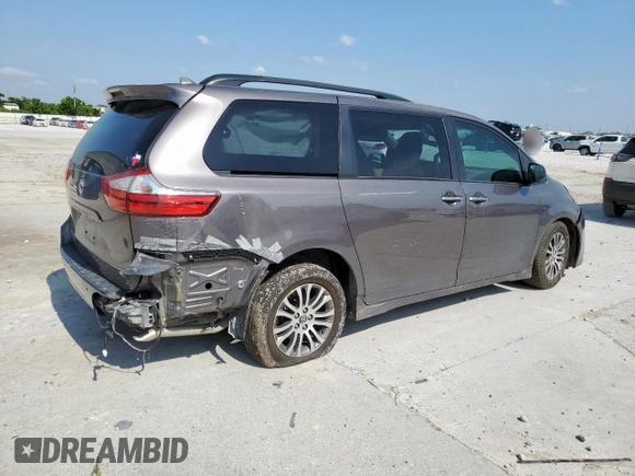 2019 Toyota Sienna XLE Auto Access Seat z VIN 5TDYZ3DC9KS995084, wystawiony jako Copart lot #59058395 z przebiegiem 47 104 mil mil oraz Szkoda całkowita • Salvage title. Historia ofert i sprzedaży dostępna na DreamBid. Obrazek 3.