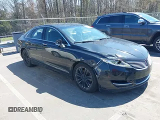 2014 Lincoln MKZ with VIN 3LN6L2G95ER824449, listed as a IAAI auction lot 41878804 with 173,308 mi miles. Bid and sale history available at carsss.com. Image 1.