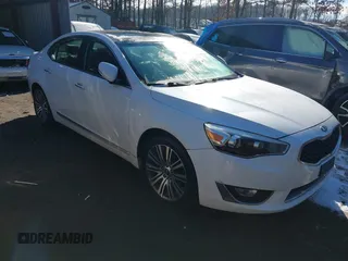 2015 Kia Cadenza Premium with VIN KNALN4D78F5180348, listed as a IAAI auction lot 41307129 with 61,924 mi miles. Bid and sale history available at carsss.com. Image 1.