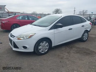 2013 Ford Focus S with VIN 1FADP3E29DL352044, listed as a IAAI auction lot 41771886 with NaN miles. Bid and sale history available at carsss.com. Image 17.