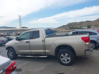 2007 Toyota Tundra SR5 with VIN 5TFRV54197X031872, listed as a IAAI auction lot 41593418 with 246,426 mi miles. Bid and sale history available at carsss.com. Image 14.