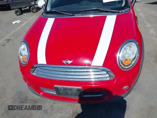 2012 MINI Hardtop z VIN WMWSU3C58CT541805, wystawiony jako IAAI lot #42651734 z przebiegiem 133 314 mil mil oraz . Historia ofert i sprzedaży dostępna na DreamBid. Obrazek 6.