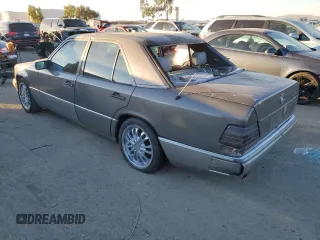 1991 Mercedes-Benz 300 E with VIN WDBEA30D0MB398505, listed as a Copart auction lot 88525645 with 309,549 mi miles and Salvage Title. Bid and sale history available at DreamBid. Image 2.