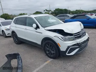 2022 Volkswagen Tiguan SE with VIN 3VV3B7AXXNM175325, listed as a IAAI auction lot 41326261 with 22,361 mi miles. Bid and sale history available at carsss.com. Image 1.