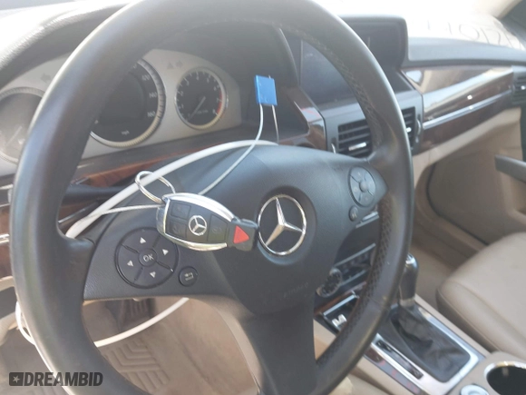 2011 Mercedes-Benz GLK-Class GLK 350 with VIN WDCGG5GB9BF680201, listed as a IAAI auction lot 42101931 with 252,488 mi miles. Bid and sale history available at carsss.com. Image 11.