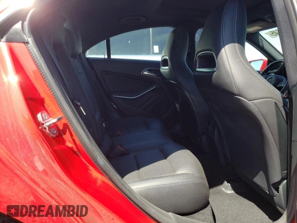 2019 Mercedes-Benz CLA 250 z VIN WDDSJ4GB3KN724488, wystawiony jako Copart lot #57638645 z przebiegiem 49 989 mil mil oraz Szkoda całkowita • Salvage title. Historia ofert i sprzedaży dostępna na DreamBid. Obrazek 10.