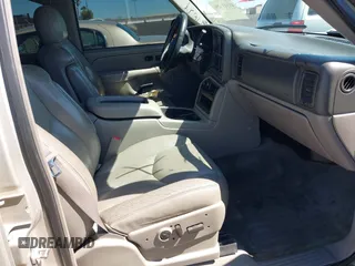 2005 Chevrolet Tahoe LT z VIN 1GNEK13T55R136601, wystawiony jako IAAI lot #41819629 z przebiegiem 220 074 mil mil oraz . Historia ofert i sprzedaży dostępna na DreamBid. Obrazek 5.