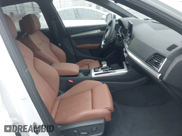 2025 Audi Q5 S line Premium z VIN WA1GAAFY2S2029189, wystawiony jako IAAI lot #41576981 z przebiegiem 1595 mil mil oraz . Historia ofert i sprzedaży dostępna na DreamBid. Obrazek 5.