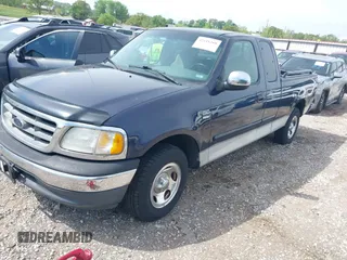 2000 Ford F-150 XL with VIN 1FTRX17W1YKA06683, listed as a IAAI auction lot 42118268 with 1 mi miles. Bid and sale history available at carsss.com. Image 2.