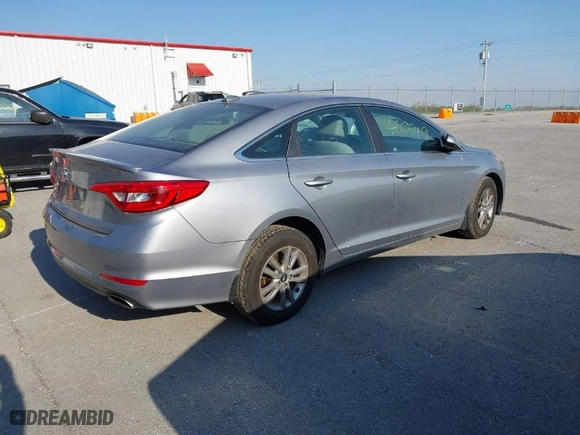 2015 Hyundai Sonata 2.4L SE with VIN 5NPE24AF0FH222804, listed as a IAAI auction lot 42035417 with 131,768 mi miles. Bid and sale history available at carsss.com. Image 4.