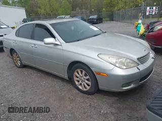 2004 Lexus ES 330 with VIN JTHBA30G445051044, listed as a IAAI auction lot 41861576 with 205,957 mi miles. Bid and sale history available at carsss.com. Image 1.