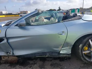 2022 Ferrari Portofino z VIN ZFF02RPA0N0278807, wystawiony jako IAAI lot #41012890 z przebiegiem 5325 mil mil oraz . Historia ofert i sprzedaży dostępna na DreamBid. Obrazek 15.