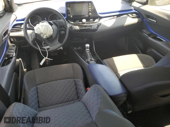 2020 Toyota C-HR LE z VIN JTNKHMBX1L1093317, wystawiony jako Copart lot #55286375 z przebiegiem 115 640 mil mil oraz Szkoda całkowita • Salvage title. Historia ofert i sprzedaży dostępna na DreamBid. Obrazek 8.